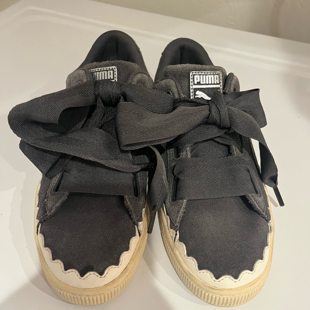 Puma‎ sneakers WOMENS size 5C